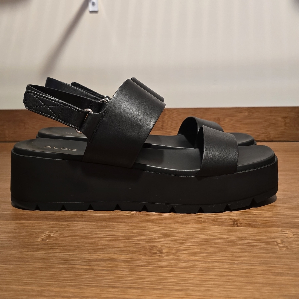 ALDO Black Sleek Strapy Platform Sandal Womens Size 11